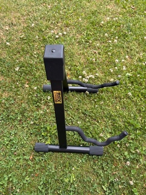 Supporti per strumenti musicali & leggii: B.SX Hardware Gitarrenständer – Usato da Disentis/Mustér venduto da MarisaM01 1