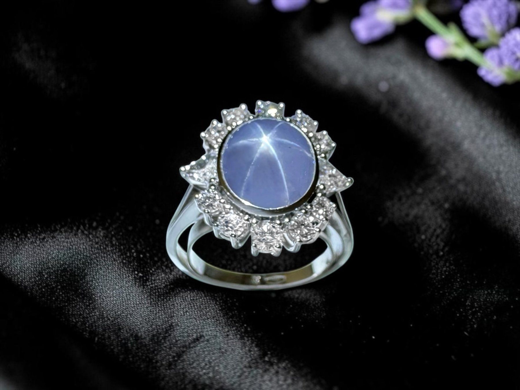 Anelli: ROBERT & IMELDA STEINLIN, Zürich, Sternsaphir-Diamant-Ring – Usato da Zuzwil SG venduto da artimmo