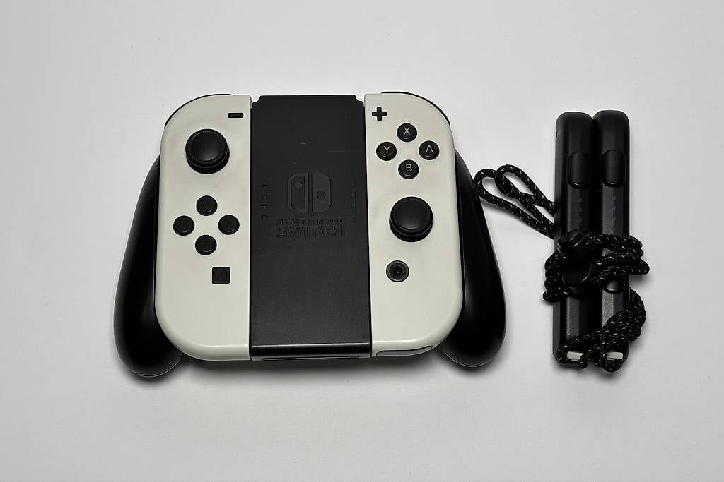 Nintendo Consoles: Nintendo Switch Oled + Mario Kart 8 + 128GB SD – D'occasion à Gordola par kar_gy5g 6