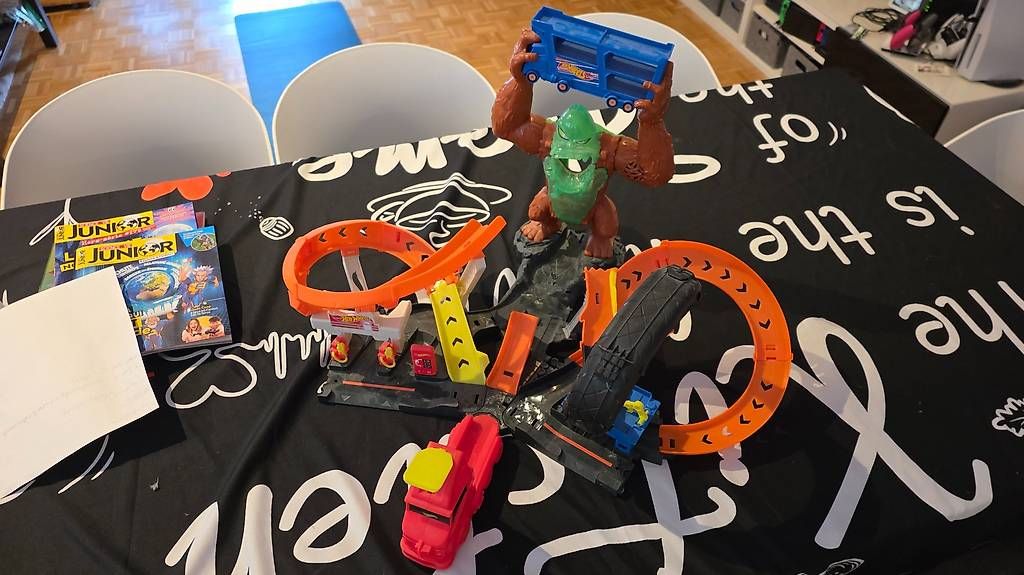 Jouets: Circuit Hot Wheels Gorille et bus – D'occasion à Yverdon-les-Bains par Litch1984 2