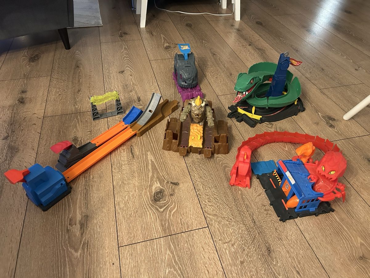 Hot Wheels Giocattoli: Hot Wheels : Pack circuits monstres et sensations fortes! – Usato da Oulens-Echallens venduto da Puppa73