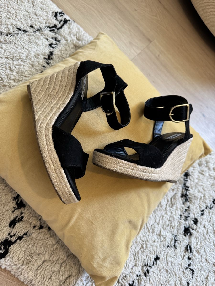Damenschuhe: Sommersandalen von even&odd Grösse 41 – Gebraucht aus Buchs ZH von crazyhandbaggirl123