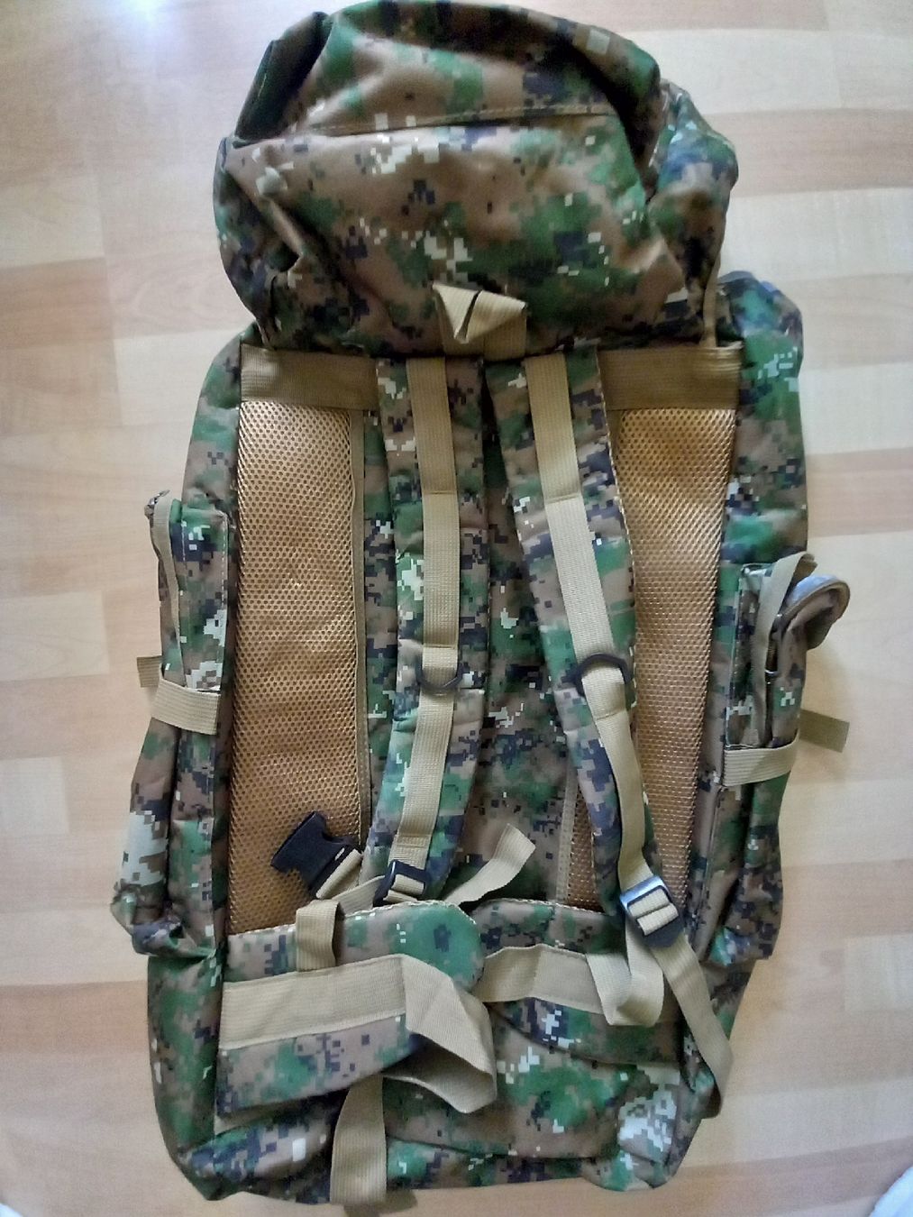 Zaini: Rucksack, wie neu, 63x45 cm – Nuovo (secondo la descrizione) da Wanzwil venduto da lonelybeachhouse 3