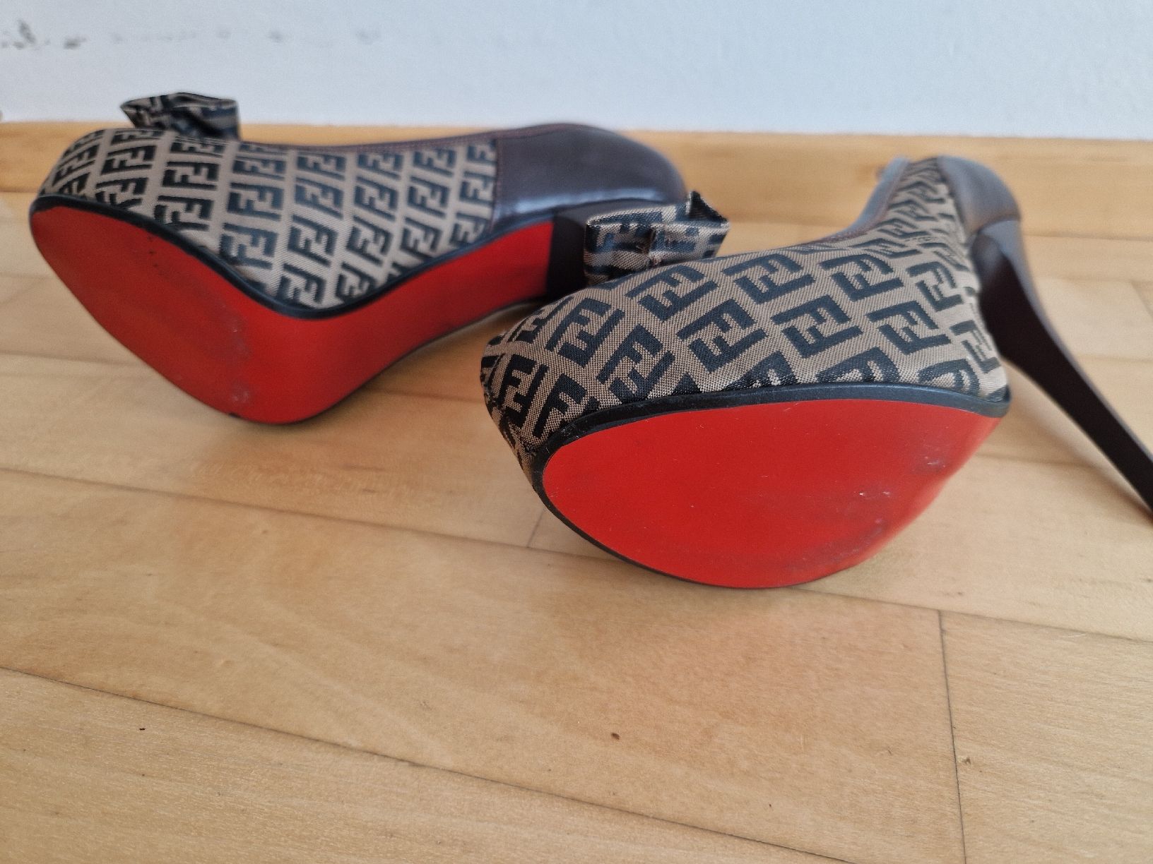 Fendi Scarpe da donna: Wunderschöne neue FENDI Pumps Gr. 37 – Nuovo (secondo la descrizione) da Zürich venduto da Margherita_90 2