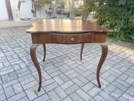 Antiker Tisch, Nussbaumholz, mit Schublade, Vintage Look!
