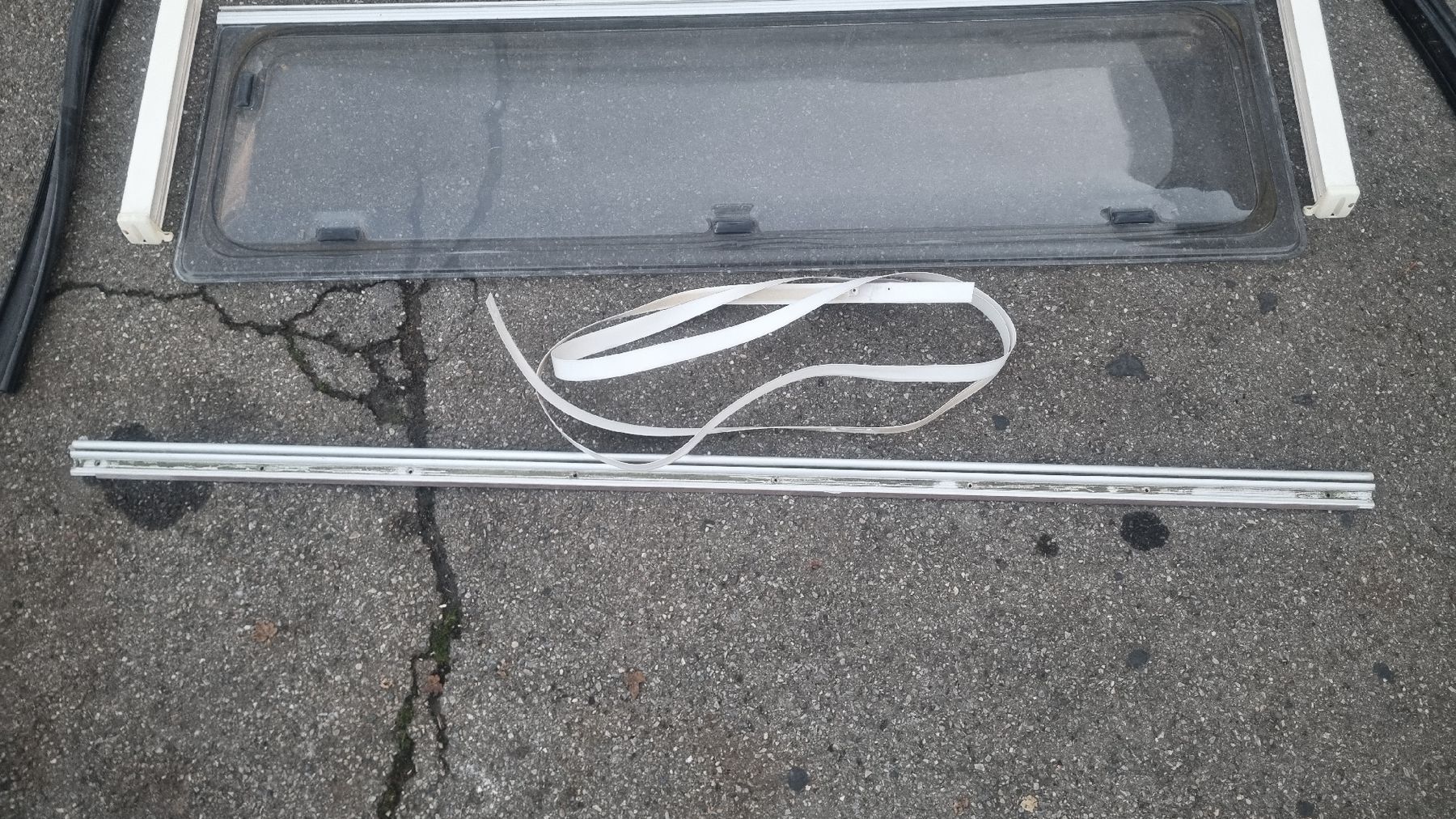 Veicoli da campeggio: Wohnwagen/ Wohnmobilfenster – Usato da Altenrhein venduto da Roduner 1