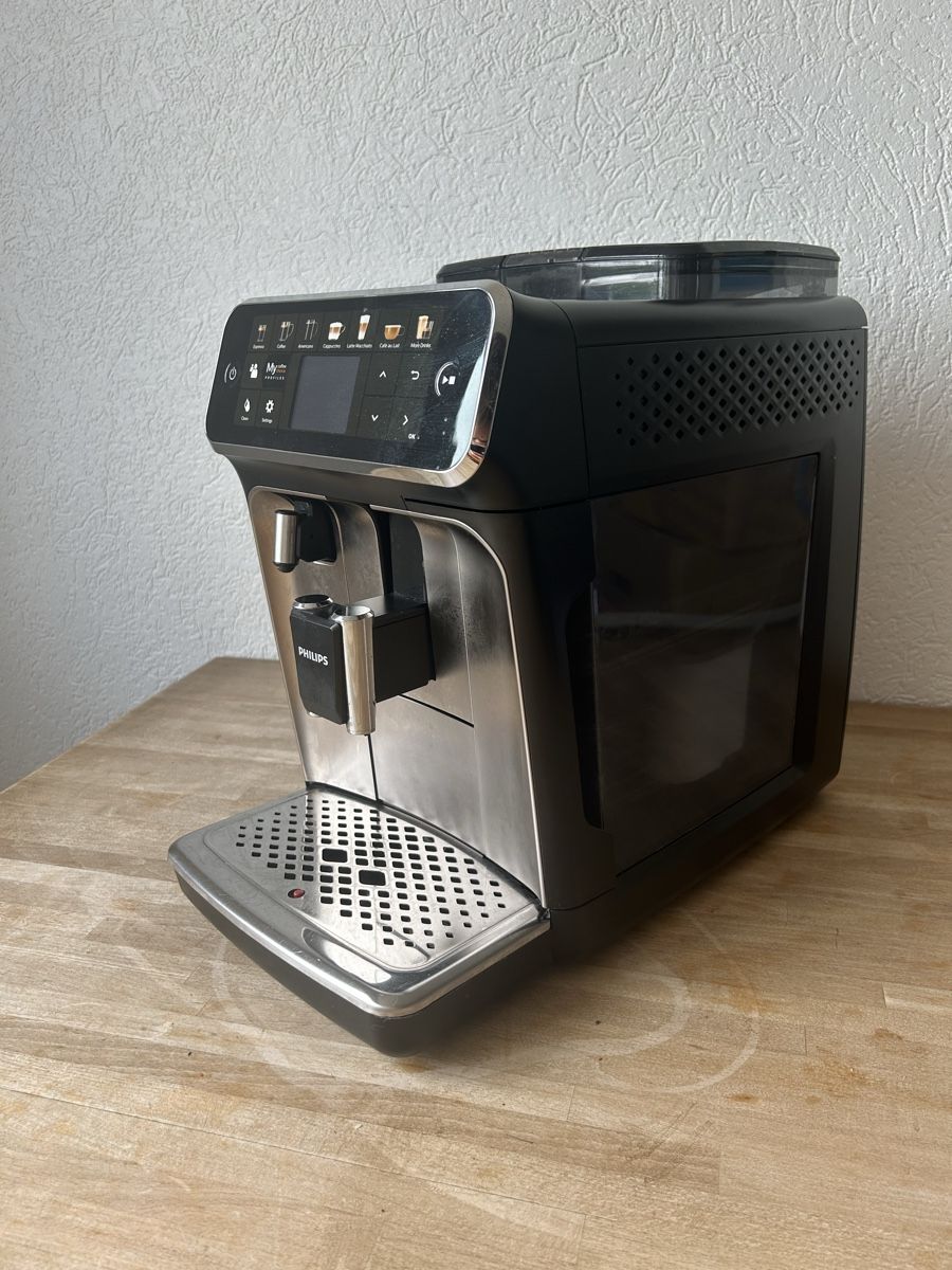 Philips Macchine per caffè & Macchine per espresso: Philips 5400 Kaffevollautomat – Usato da Bern venduto da se.mu.99 2