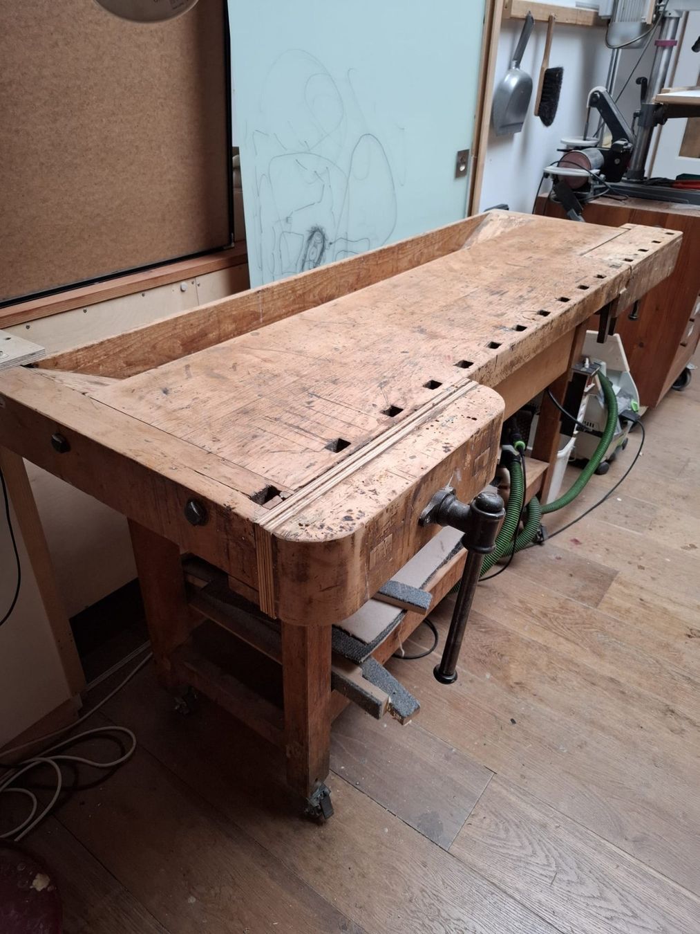 Werkbänke: Hobelbank – Gebraucht aus Basel von WoodAndLuxuryGmbH 1