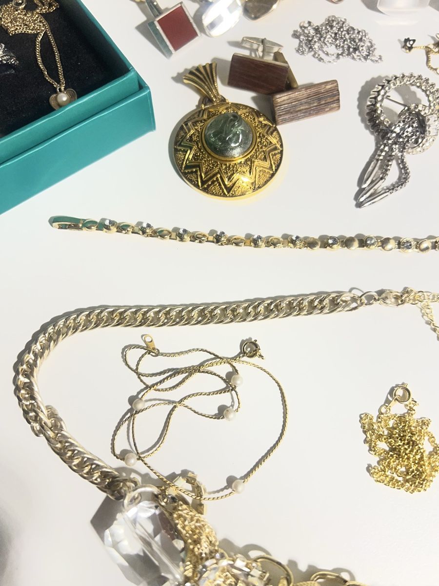 Autres bijoux: Lot de bijoux anciens – D'occasion à St-Pierre-Clages par ste_xk6p 2