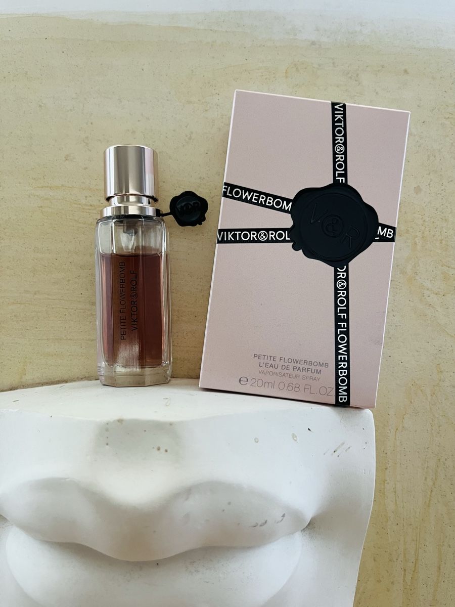 Profumi & Eau de Toilette: Viktor&Rolf Flowerbomb Petite Eau de Parfum – Usato da Emmenbrücke venduto da Anna01014 1
