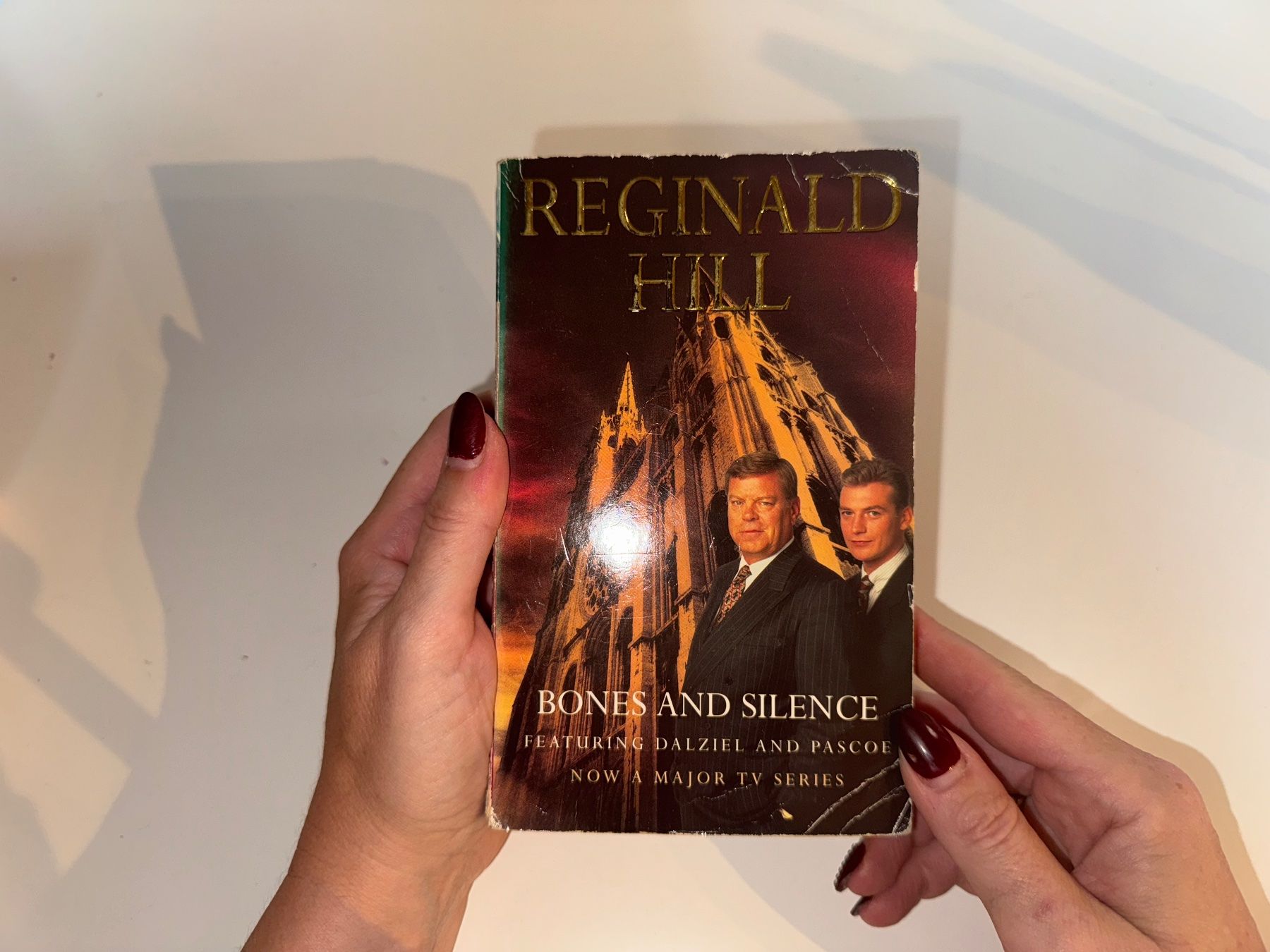 Libri: NOVEL: Reginald Hill, Bones and silence – Usato da Grosswangen venduto da English_books