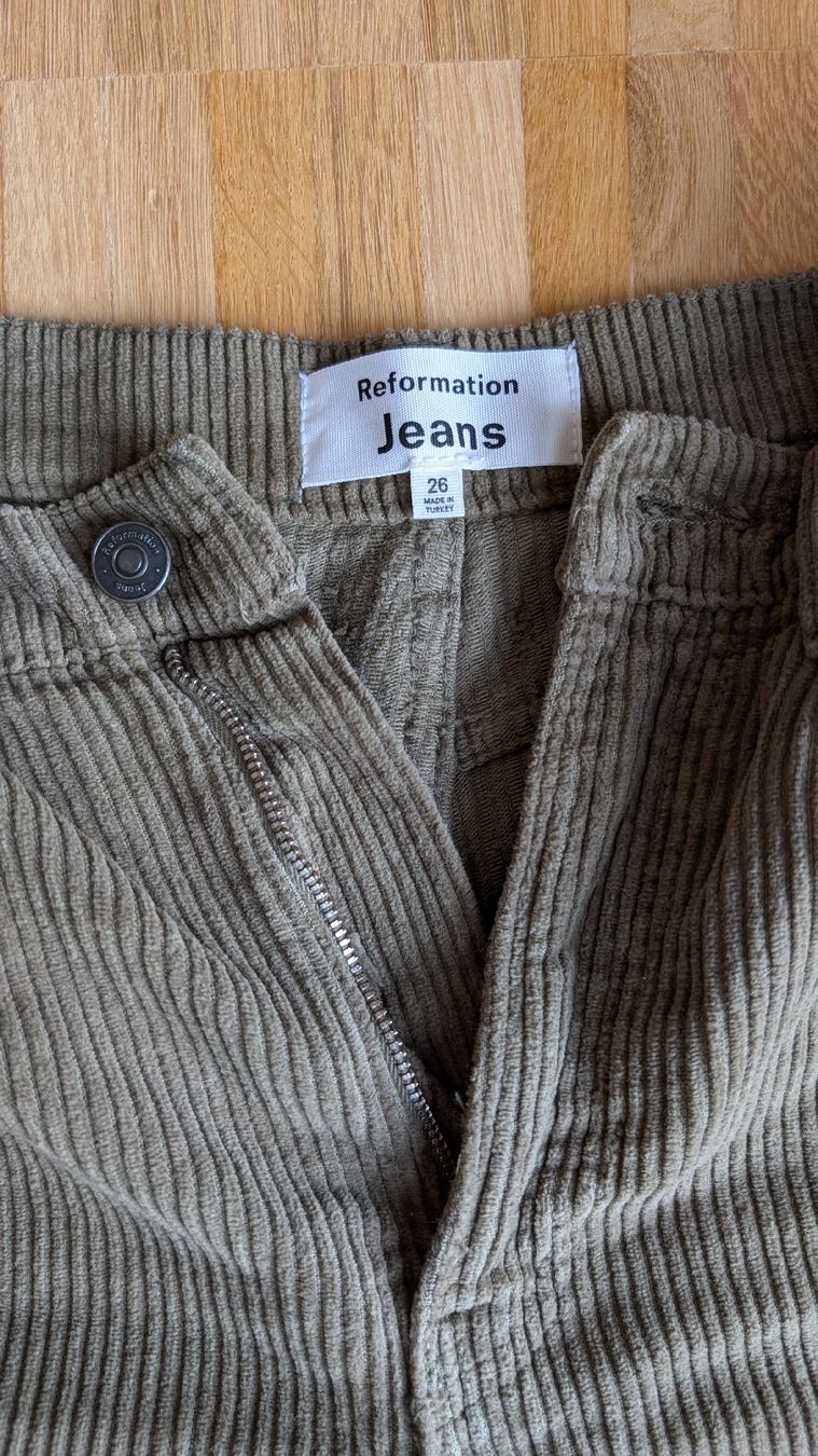 Reformation Pantaloni: Reformation pants green corduroy  – Nuovo (secondo la descrizione) da Meyrin venduto da jes_yr5m 3