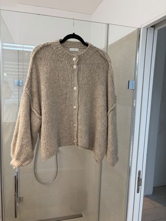 Strickjacke Jewelina beige Grobstrick mit Knöpfen