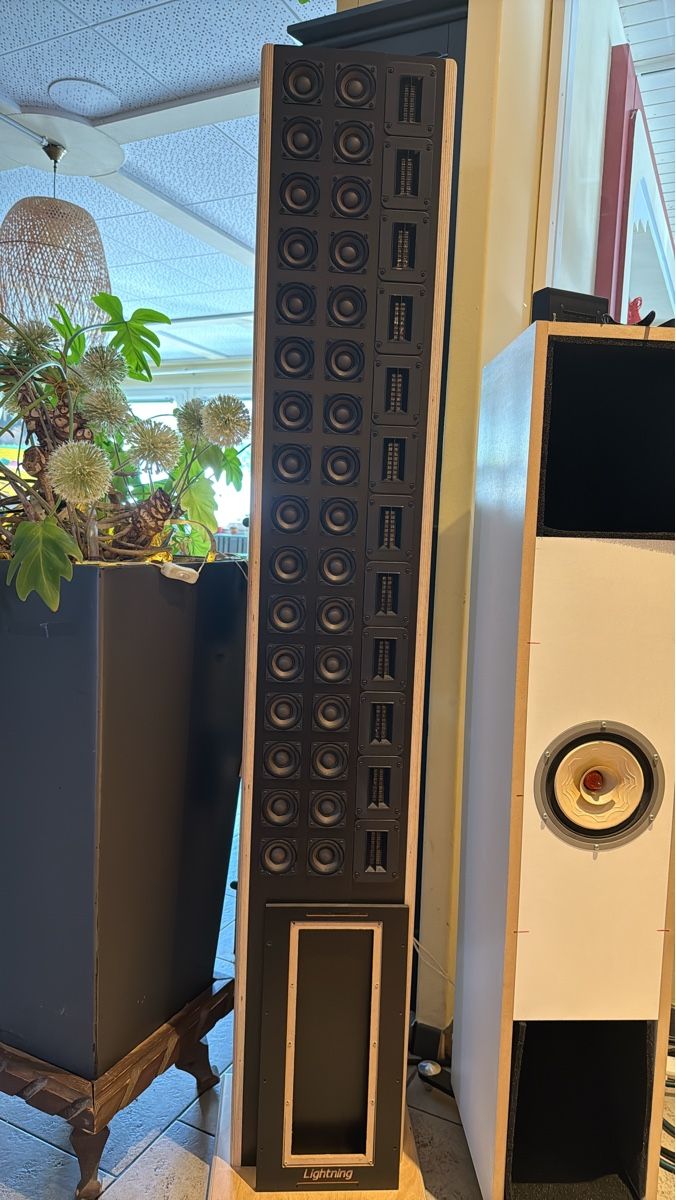 Casse acustiche: High-End Lautsprecher Array - Ultimatives Klangerlebnis! – Usato da Adligenswil venduto da cothienlac