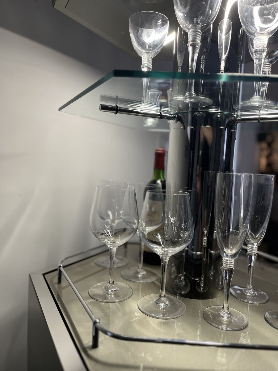 Credenze: Colonne Bar Lift – Usato da Farvagny-le-Grand venduto da Leonne 2