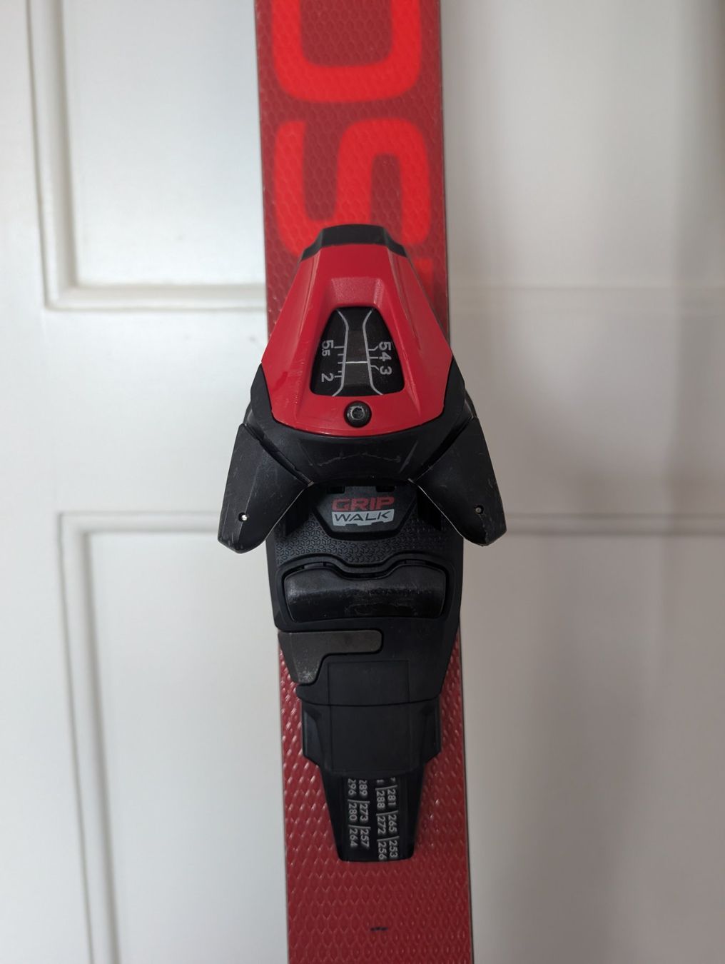 Redster Skis: Atomic Redster J4 Ski 140 cm – D'occasion à Unterentfelden par Peperoni04 2