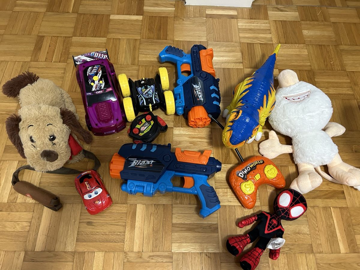 Giocattoli: Kleines Kinder Spielzeugpaket – Usato da Moosseedorf venduto da Slowwdown