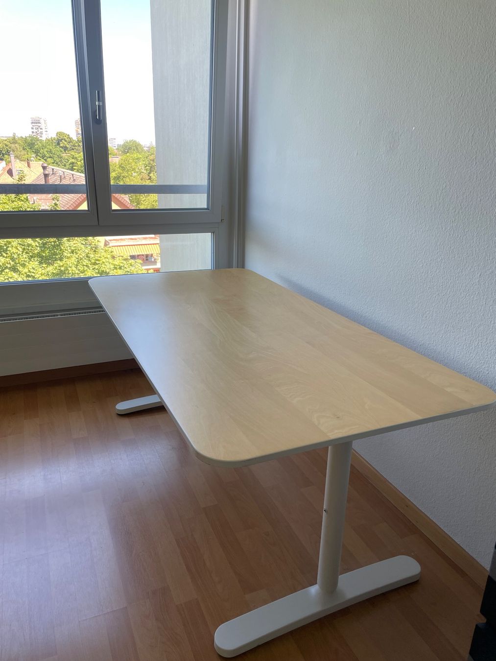 Ikea Scrivanie: Schreibtisch/Bureau Ikea Bekant – Usato da Bern venduto da jjojjo_77 1