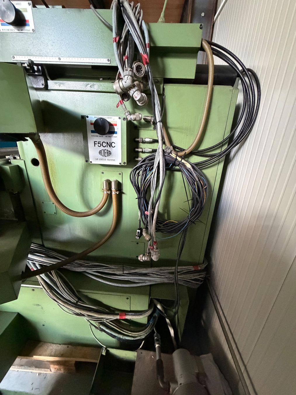 Aciera Alle Maschinen: ACIERA F5 CNC-3000 Fraiseuse à commande numérique, 1982 – Defekt aus Bouveret von saki03 4