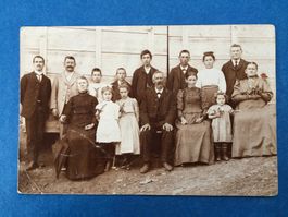 antikes Familienfoto AK Menschen Foto Fotografie belebt