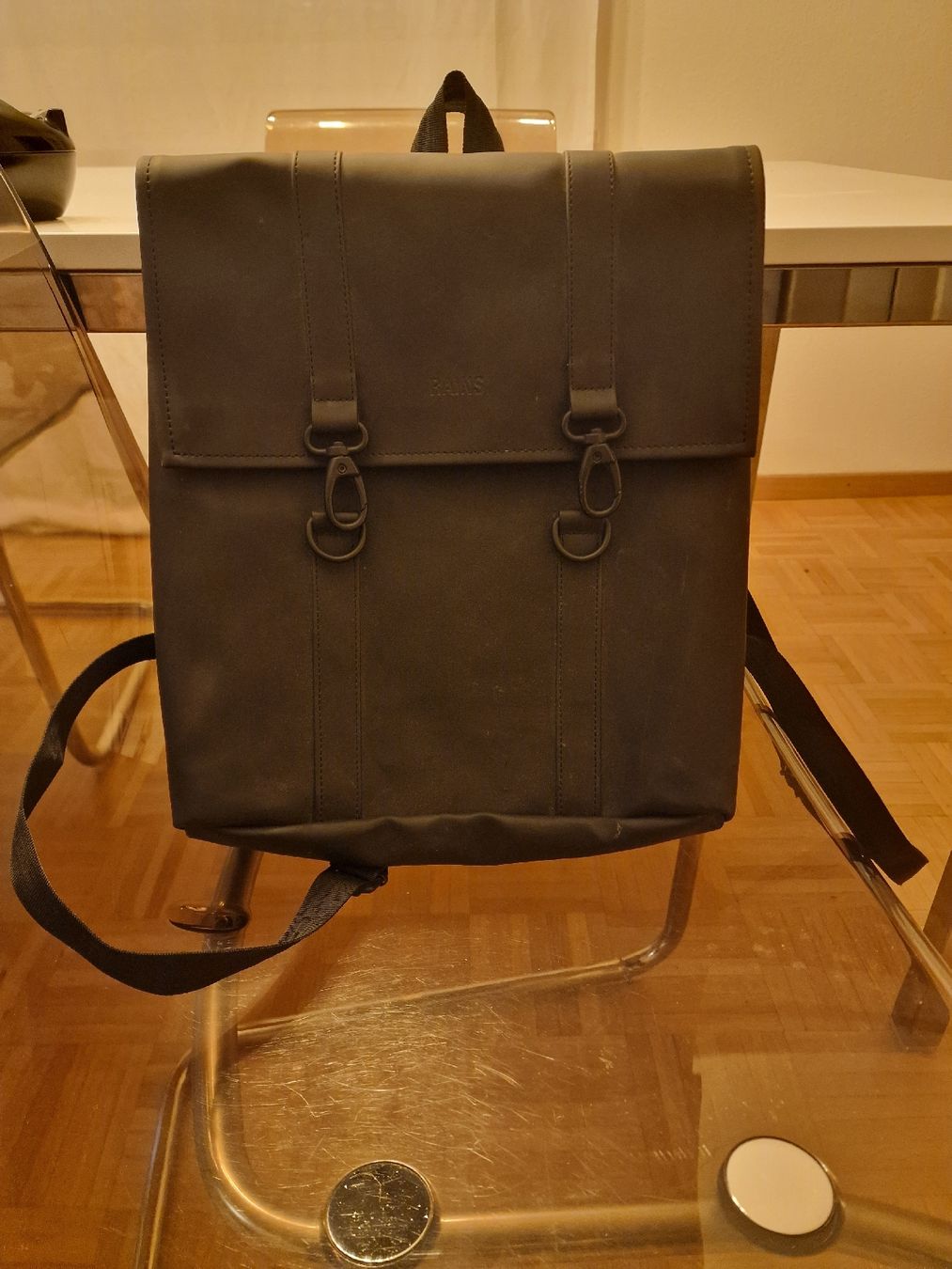 Rains Zaini: RAINS Rucksack in schwarz – Nuovo (secondo la descrizione) da Dällikon venduto da m.py_92