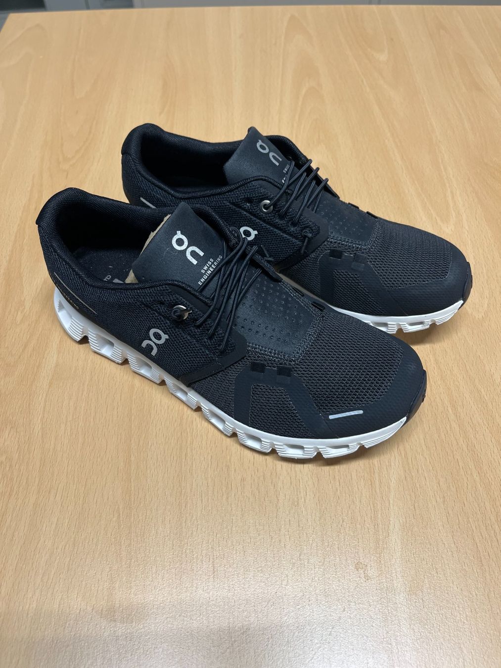On Chaussures femmes: On-Schuh cloud 5 - NEU – D'occasion à Unterterzen par Shila02