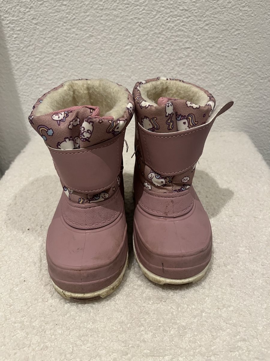 Scarpe per ragazzi: Stivali da neve bambina 22 – Usato da Paradiso venduto da CelineShop 1