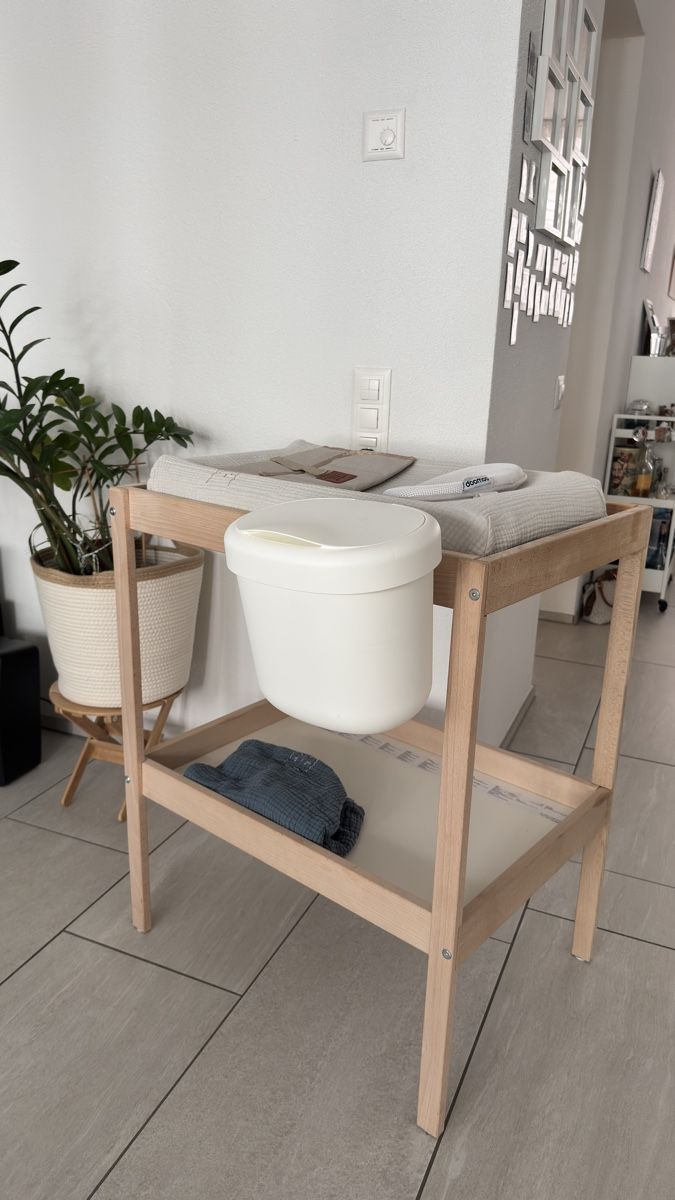Ikea Tavoli da trucco: IKEA SNIGLAR Wickeltisch mit accesories – Usato da Wallisellen venduto da MicsN 2