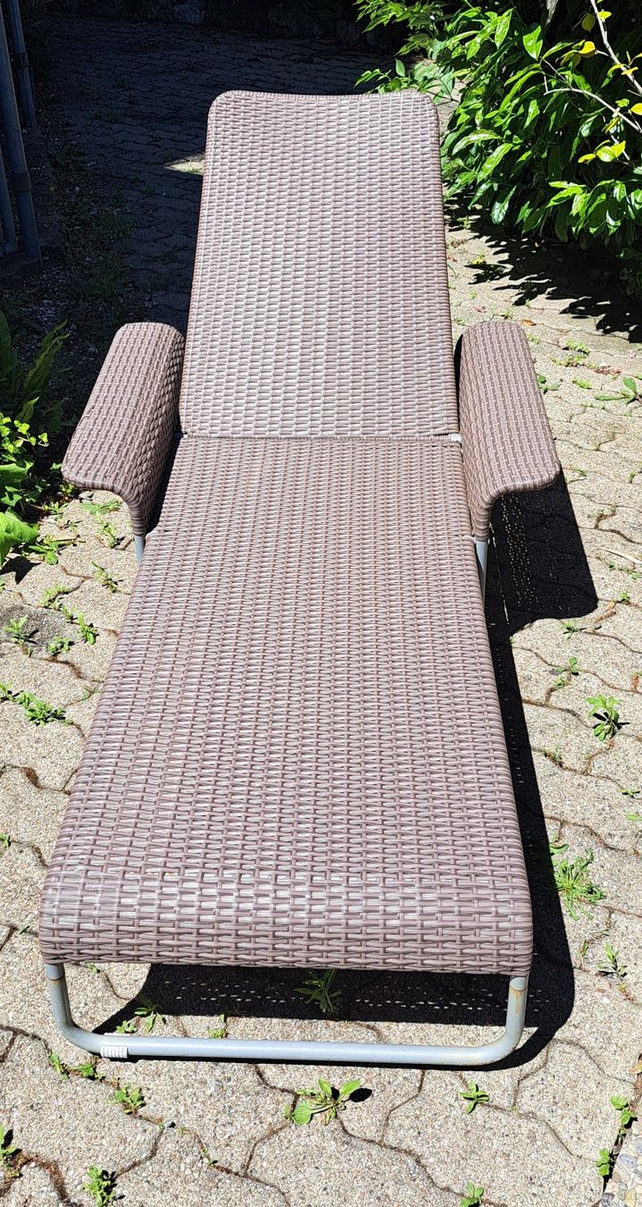 Sedie a sdraio: Liegestuhl, Polyrattan, wetterfest – Usato da Münchenstein venduto da web_mtl7
