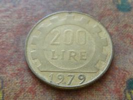 ITALIE  200  Lire  1979