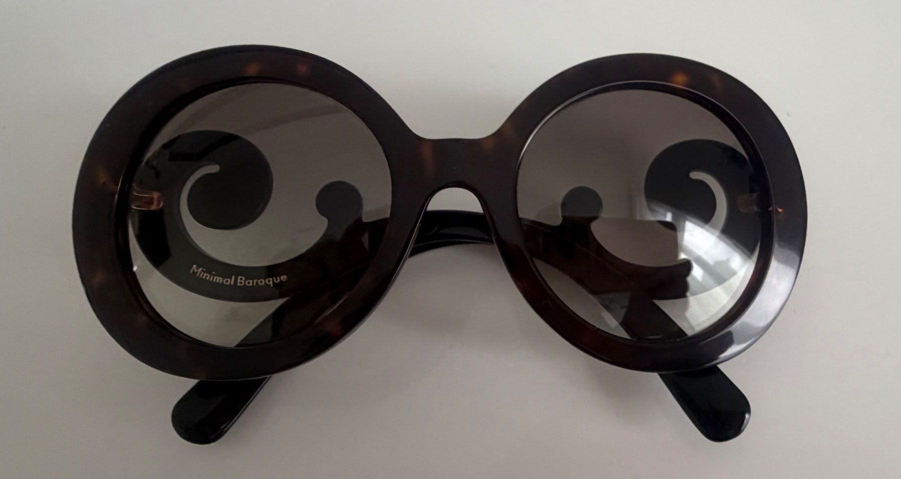Prada Occhiali & Lenti: Lunettes de soleil PRADA Baroques – Nuovo (secondo la descrizione) da Tavannes venduto da tacha2503 3