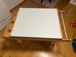 Basteltisch für Kinder