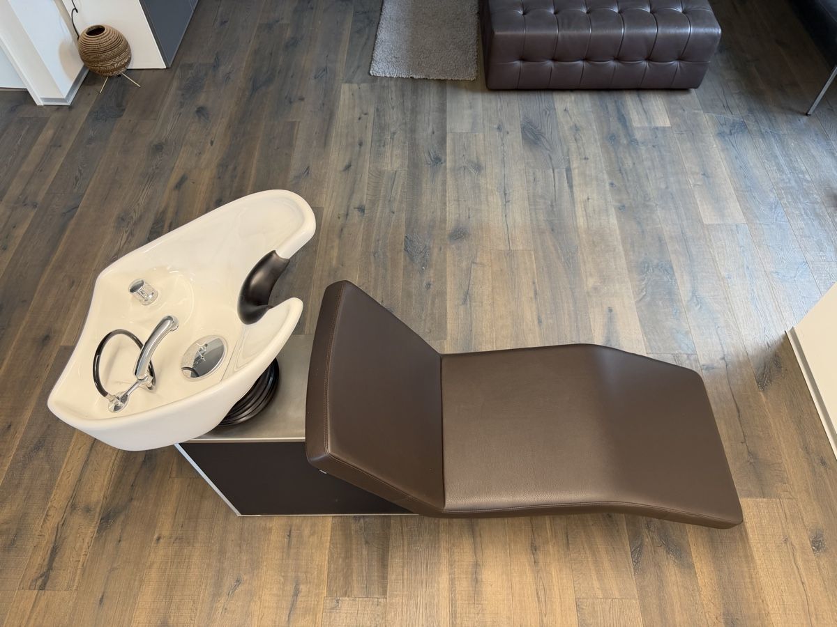Fauteuils: Kiela Coiffeur-Einrichtung komplett – D'occasion à Rotkreuz par _SimonLustenberger_ 2