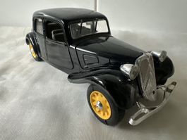 Citroën 11BL, Oldtimer Modellauto, Rarität, 1:20, Schwarz