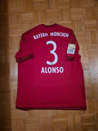 FC Bayern München Heimtrikot 15/16 #3 Alonso in Grösse XL
