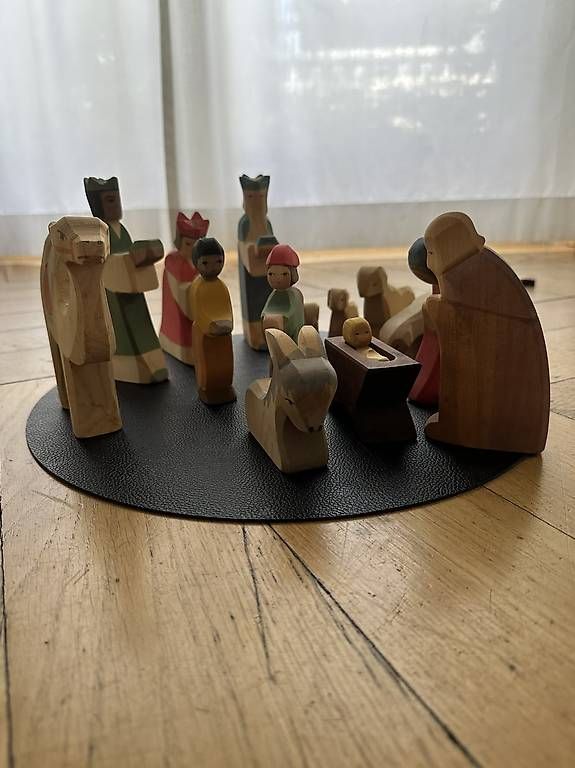 Figurines: Ostheimer Figuren / Krippenfiguren / Krippe – D'occasion à Zuerich par Tozde