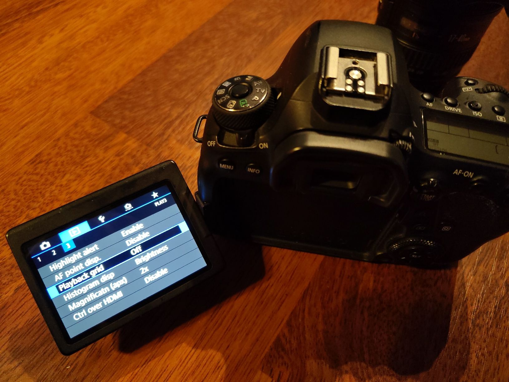 Canon Fotocamera: Canon EOS 6D Mark II with 17-40mm Lens – Usato da Netstal venduto da mrglbrt 1