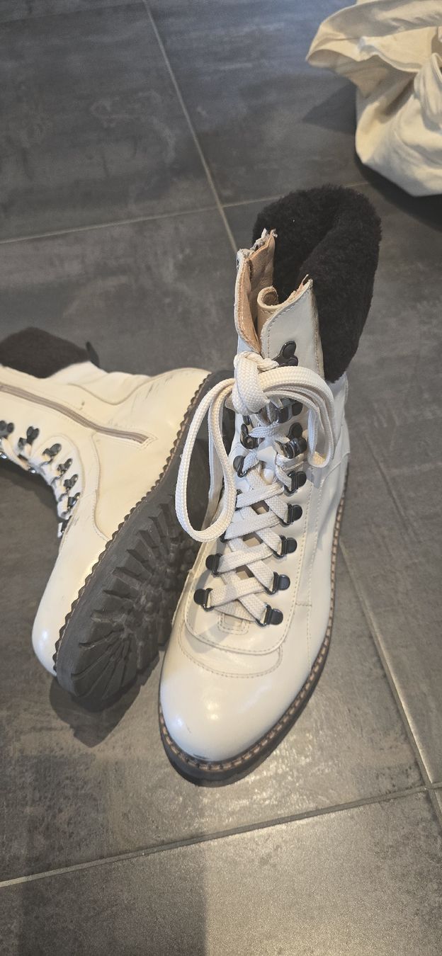 Damenschuhe: Giorgio Perticari Winter-Boots Gr. 38 Lammfell – Gebraucht aus Schönenwerd von violett03 2