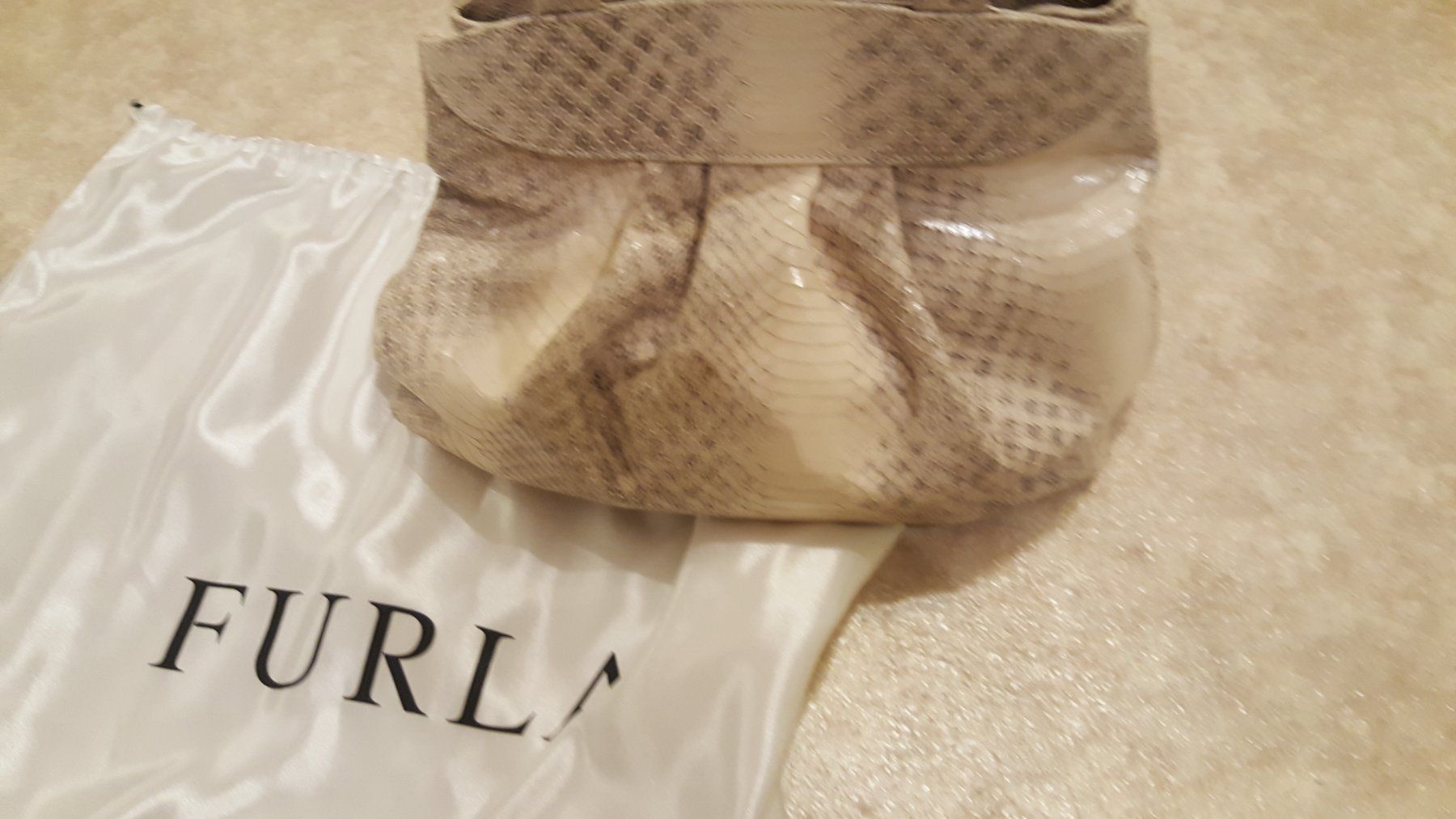 Furla Sacs femmes: FURLA HANDTASCHE. – D'occasion à Rümlang par sylla75
