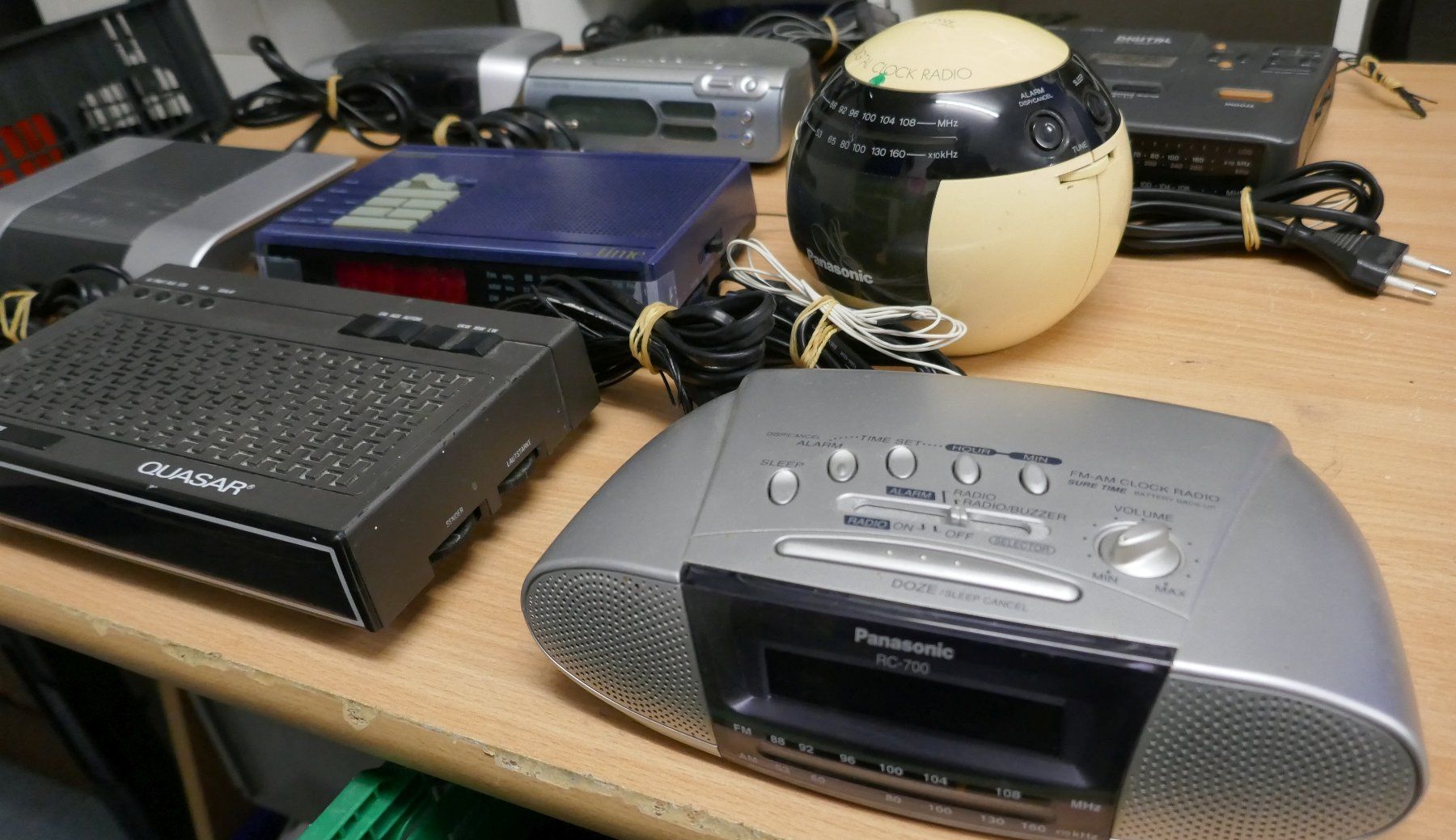 Sony Wecker: Grosse Sammlung Radio-Wecker – Gebraucht aus Wenslingen von FairlightCMI 4