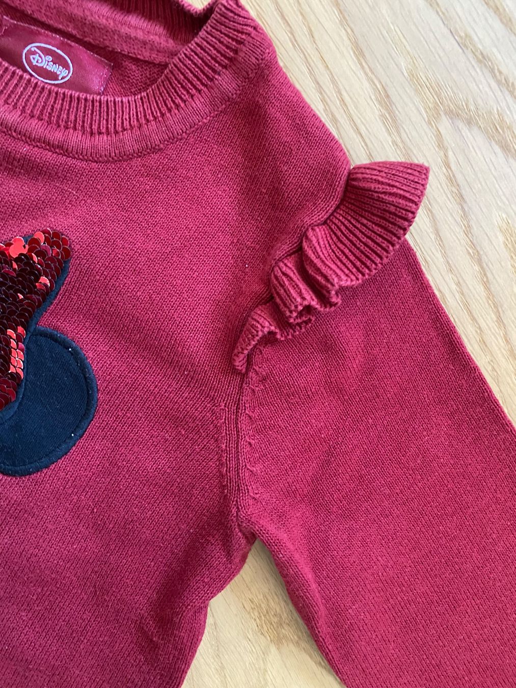 Pullover & Sweatshirts: Herziger Disney Minnie Pullover mit Pailletten Gr 104 – Gebraucht aus Trachslau von RetoM1982 2