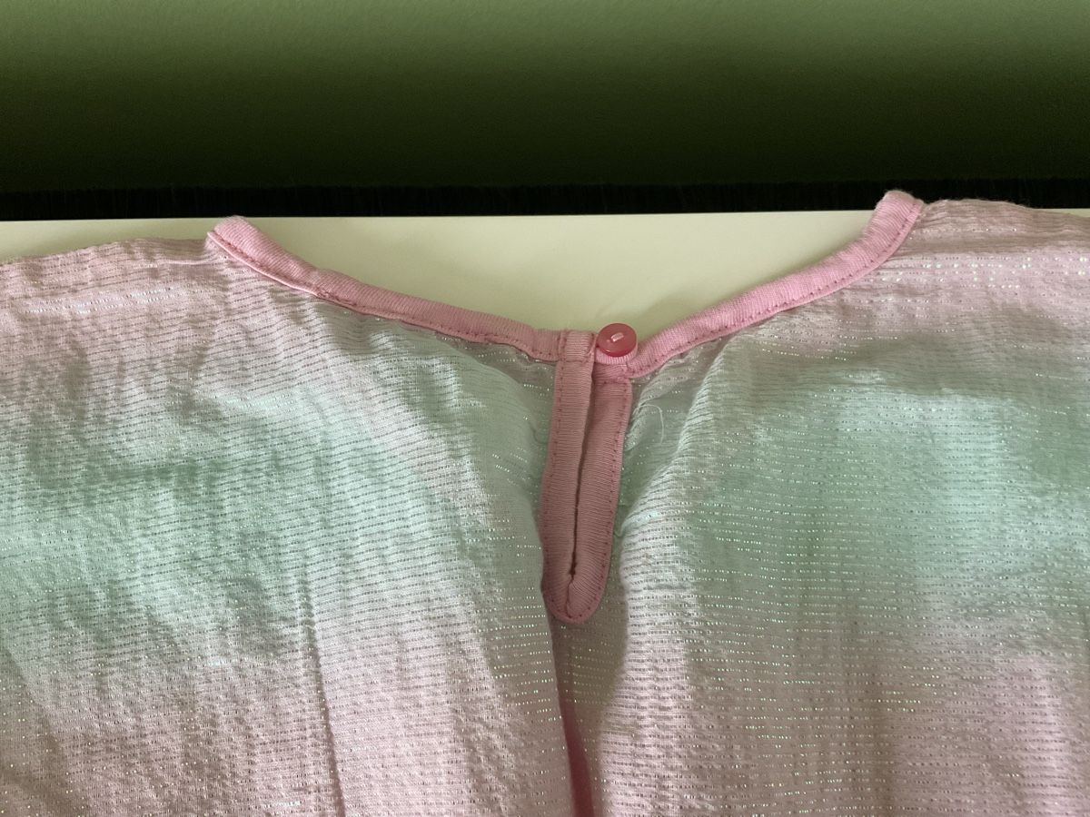 Blouses, T-shirts & Tops: Hübsche Regenbogen Bluse  Gr. 122 – Neuf (Voir description) à Pfäffikon ZH par Ben0707 3