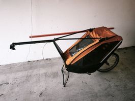 Kinderfahrradanhänger orange Zustand gebraucht