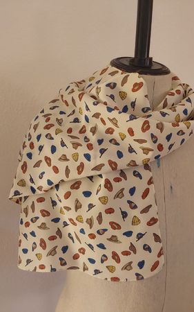 Seidenfoulard Motiv Hüte