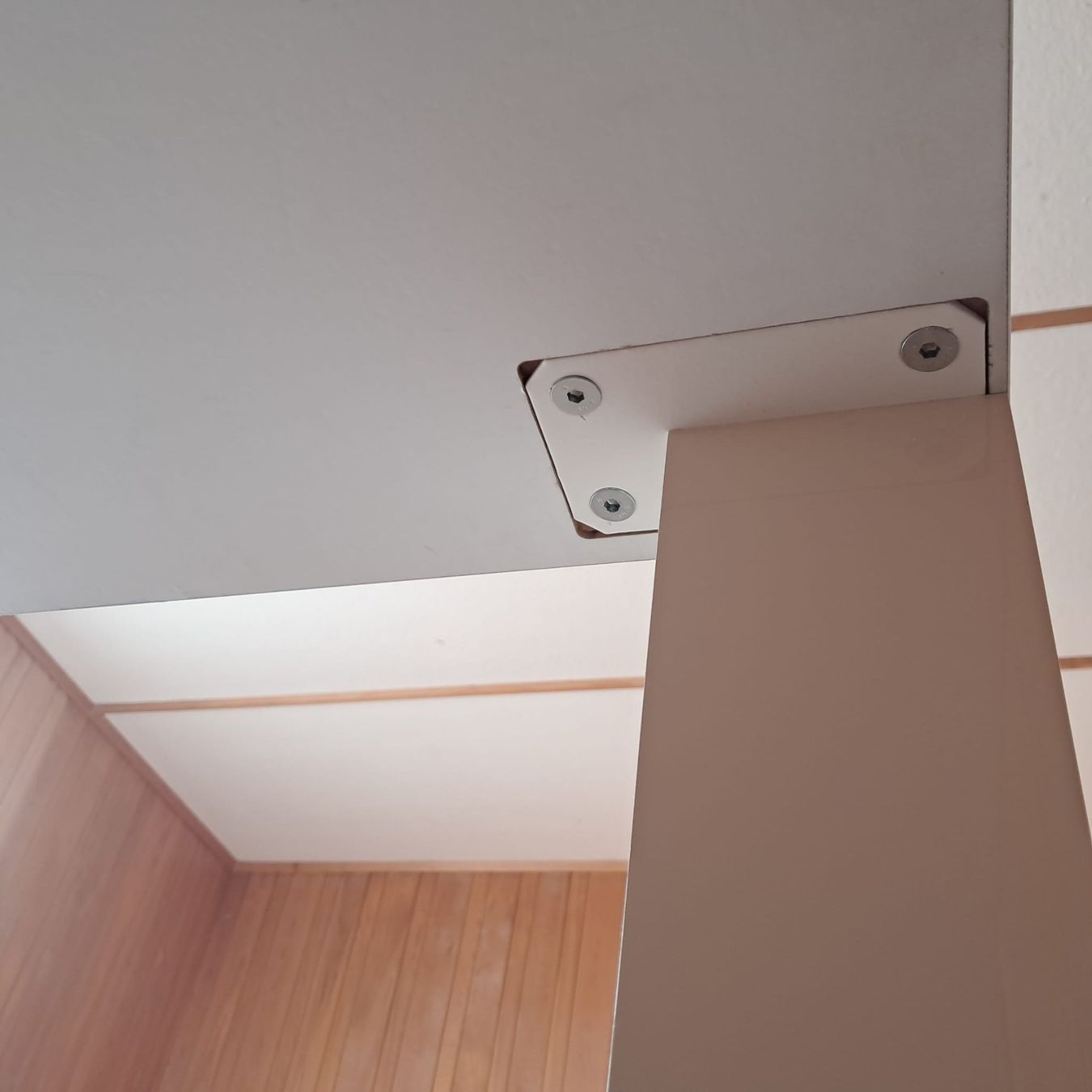 Tische: Massiver weisser Tisch 180 x 90 cm – Gebraucht aus Wiesenberg von Naragarth 2
