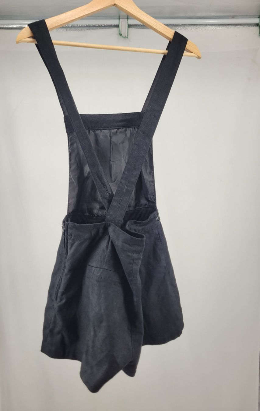 H&M Vestiti: DIVIDED H&M Salopette short noire – Usato da Lausanne venduto da PlusValue_Lausanne 1