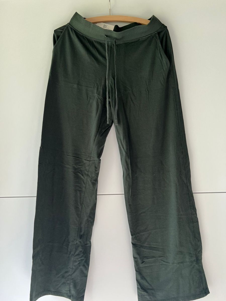 Uniqlo Pantaloni: Uniqlo Damenhosen, Small – Nuovo (secondo la descrizione) da Zürich venduto da marcy_93