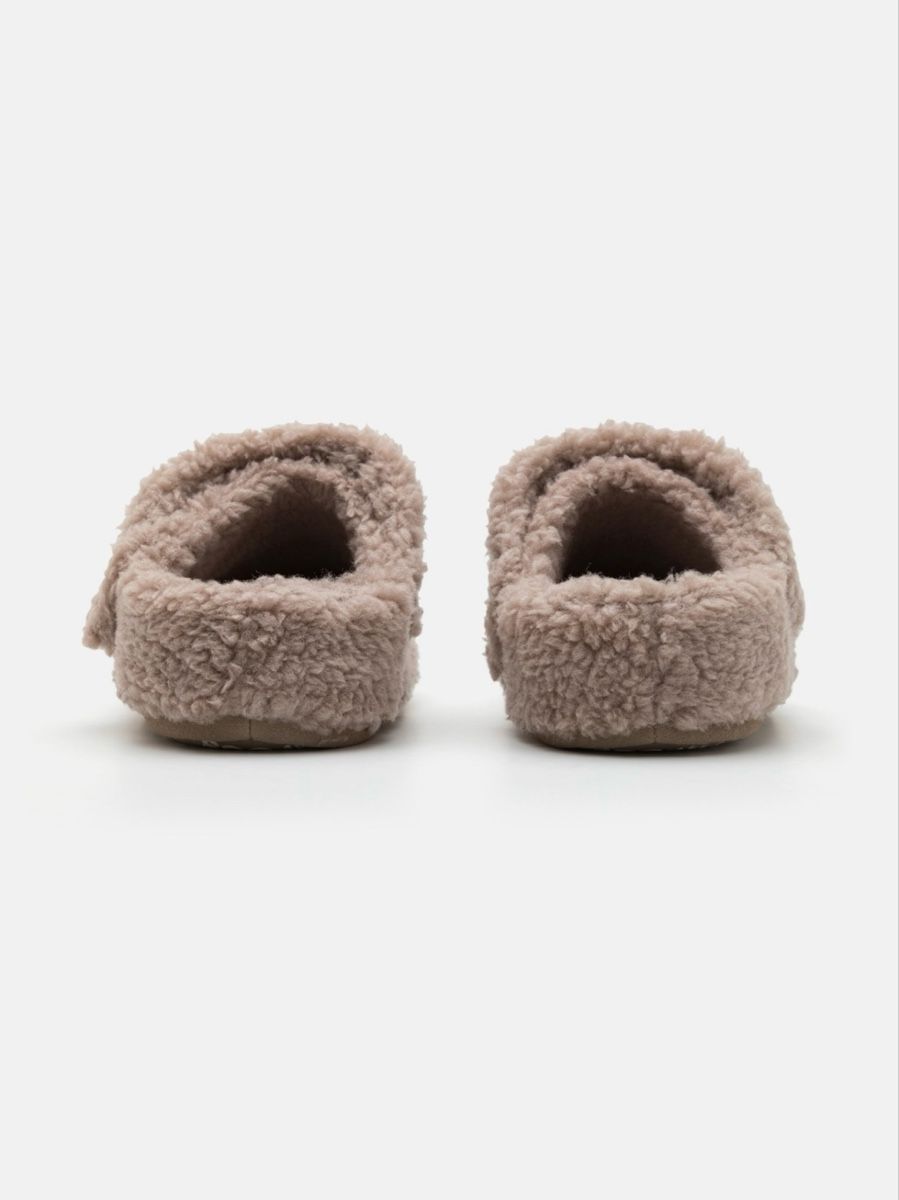 Crocs Scarpe per ragazzi: Crocs Classic Cozzzy – Taille 33/34 – Nuovo (secondo la descrizione) da La Verrerie venduto da efr_8g27 2