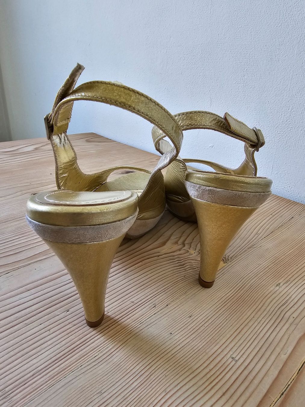 Scarpe da donna: Pumps Gr. 39 – Nuovo (secondo la descrizione) da Luzern venduto da TausendD 2