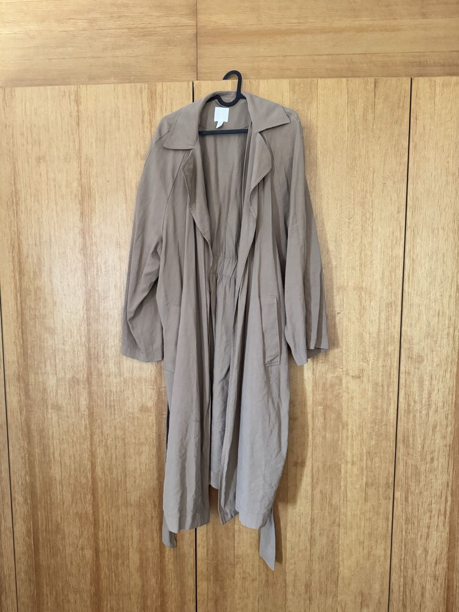 H&M Cappotti: Trenchcoat von H&M in XL – Usato da Igis venduto da jul_7vgf 1